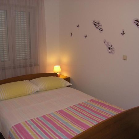 Apartments Biljana For Relaxing Holidays In Baska Экстерьер фото