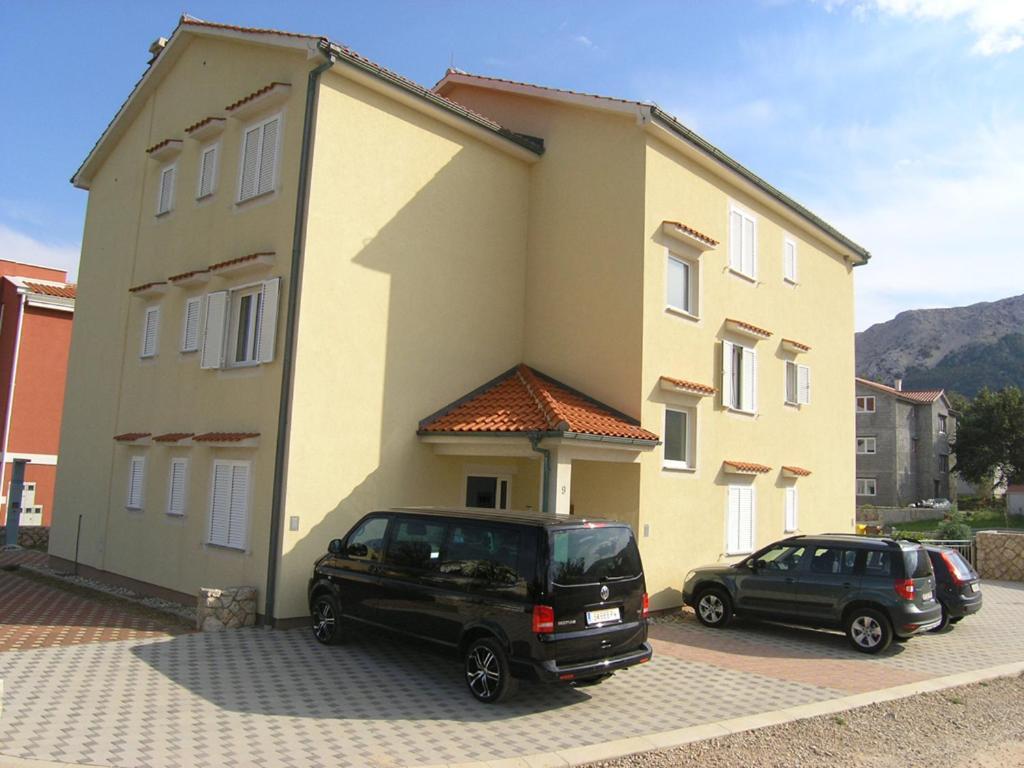 Apartments Biljana For Relaxing Holidays In Baska Экстерьер фото