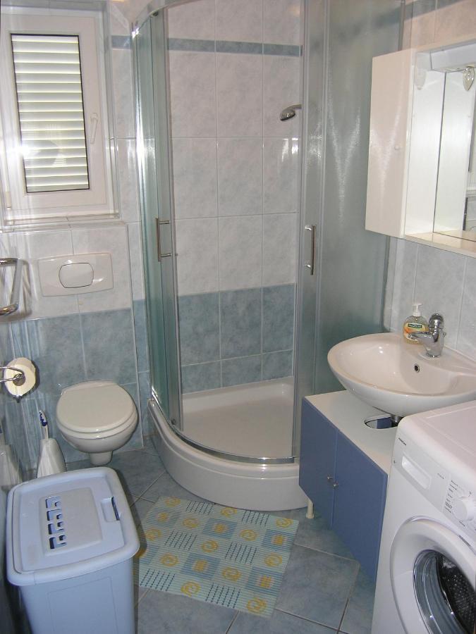 Apartments Biljana For Relaxing Holidays In Baska Экстерьер фото