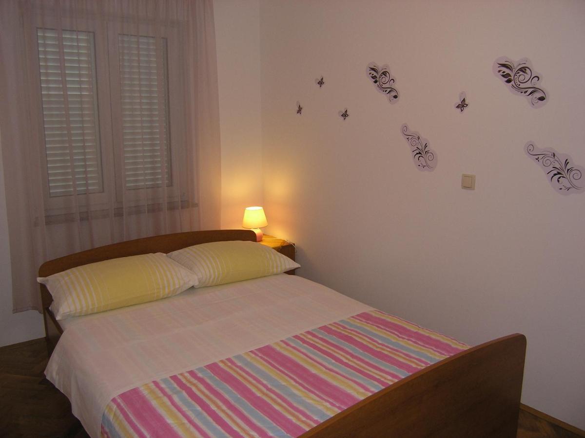 Apartments Biljana For Relaxing Holidays In Baska Экстерьер фото