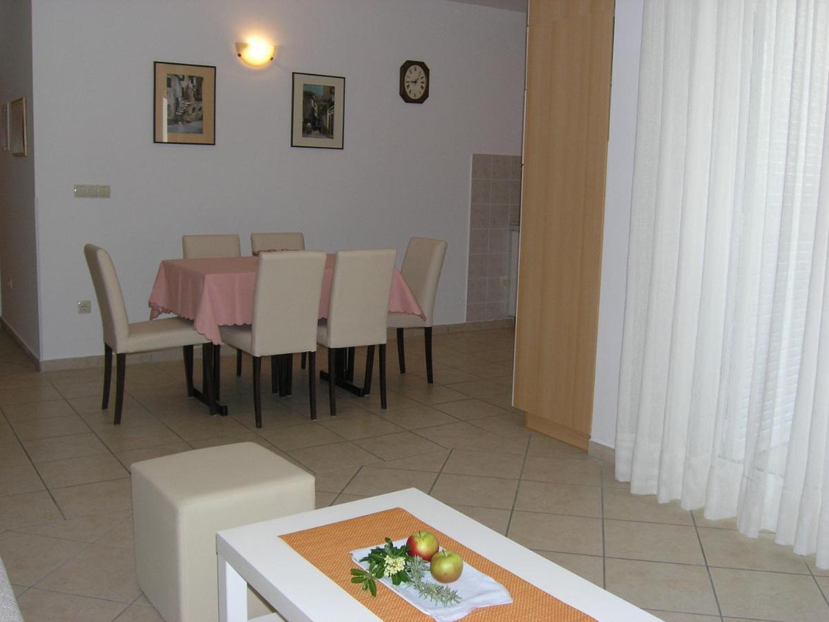 Apartments Biljana For Relaxing Holidays In Baska Экстерьер фото
